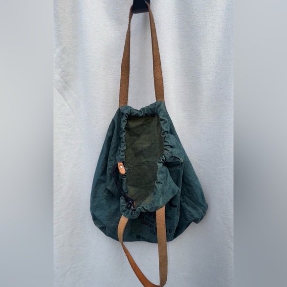 Will Teal Travel Tote, Leather Straps, Sinch Top - Picture 5 of 5